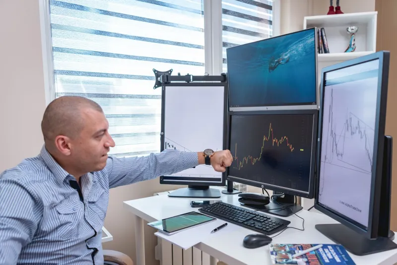 Silence Is Deadly: How Low-Liquidity Trading Hours Turn Leverage Into a Wrecking Ball for American Retail Forex Traders